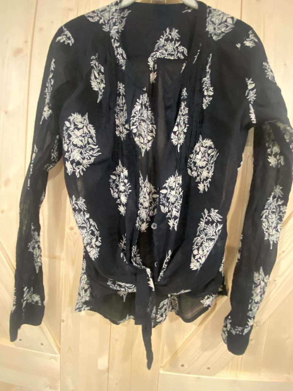 Lucky Brand Women's Black and White Floral Tie Front Long Sleeve Blouse